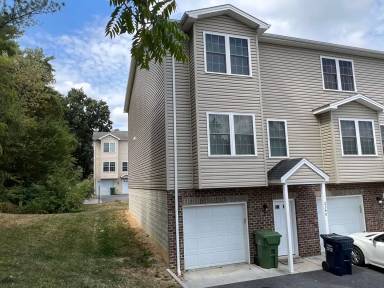 Main picture of 2340 Kendall Ln