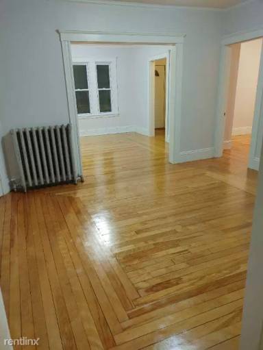 Main picture of 562 Eastern Ave