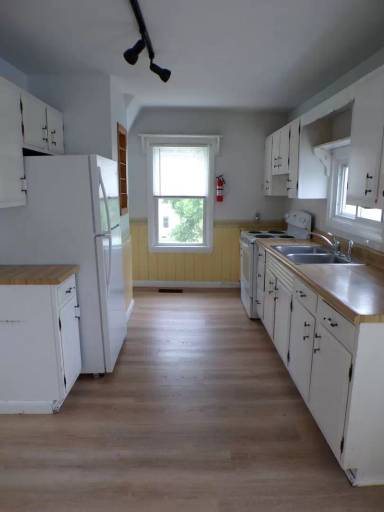 Main picture of 228 Main St