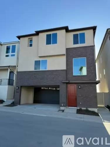 Main picture of 424 Bunsen St
