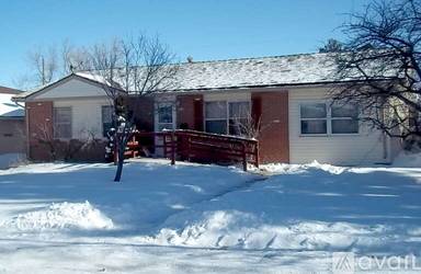 Main picture of 6911 Manhattan Ln