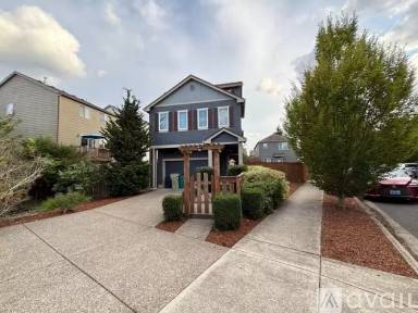 Main picture of 804 SW Windrose Ter