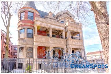Main picture of 4710 S King Dr