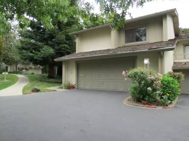 Main picture of 676 Sand Hill Cir