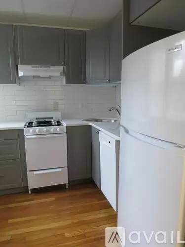 Main picture of 36 College Ave