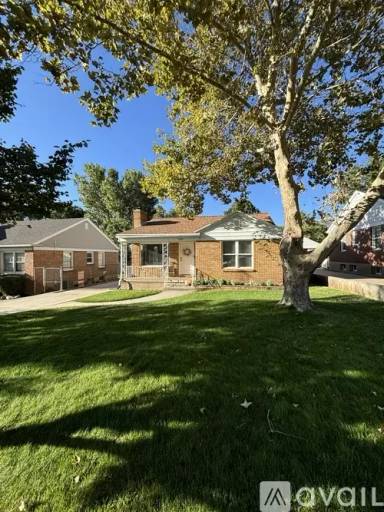 Main picture of 1368 Darling St