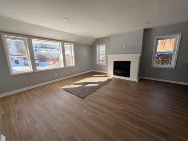 Main picture of 72 3rd Ave