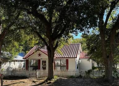 Main picture of 412 S Royal St