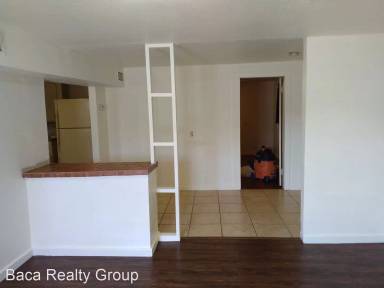 Main picture of 1622 S Green Ave