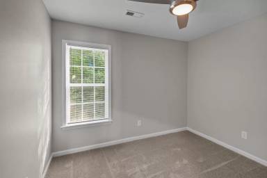 Main picture of Cross Creek Circle Apartments