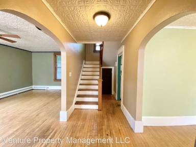 Main picture of 609 N 64th St