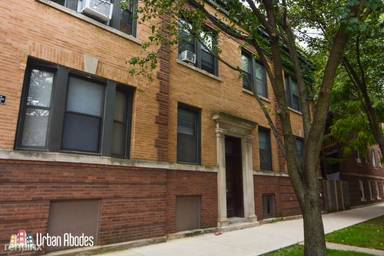 Main picture of 1615 W Waveland Ave