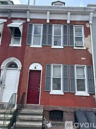 Main picture of 136 S 12th St
