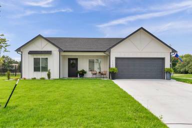 Main picture of 1703 E. Jase Ct. - 1