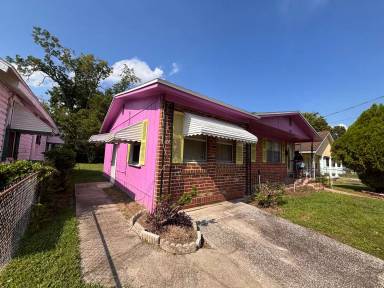 Main picture of 1145 W 31st St