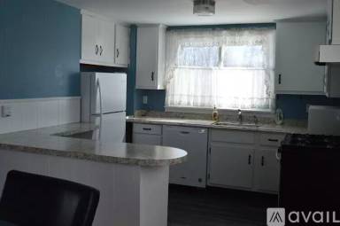 Main picture of 716 Sea St