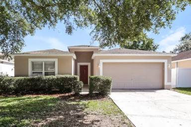 Main picture of 25213 Hyde Park Blvd