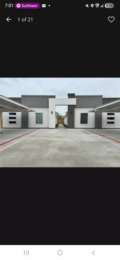 Main picture of 425 E Acacia St