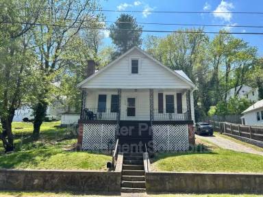Main picture of 210 Biltmore St
