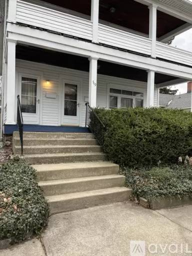 Main picture of 719 W 2nd St