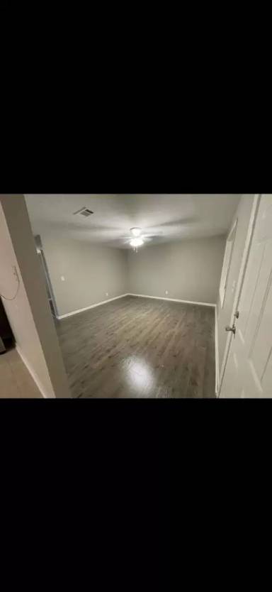 Main picture of 220 20th St N