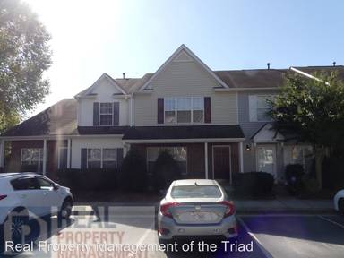 Main picture of 40 Tannenbaum Cir