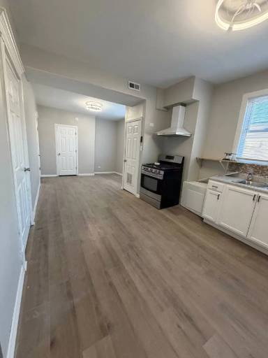 Main picture of 4500 S Wood St