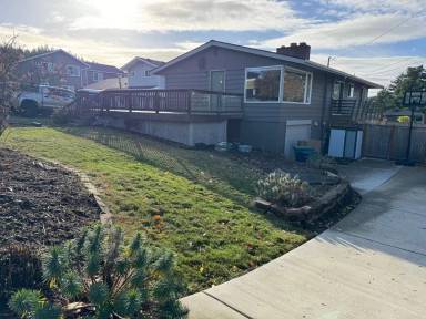 Main picture of 3918 S Ave