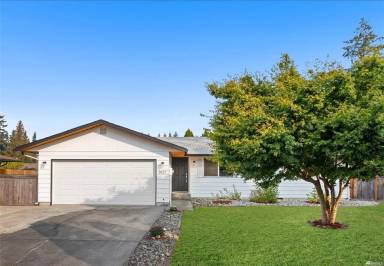 Main picture of 3821 175th Pl NE