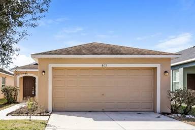 Main picture of 809 College Chase Dr