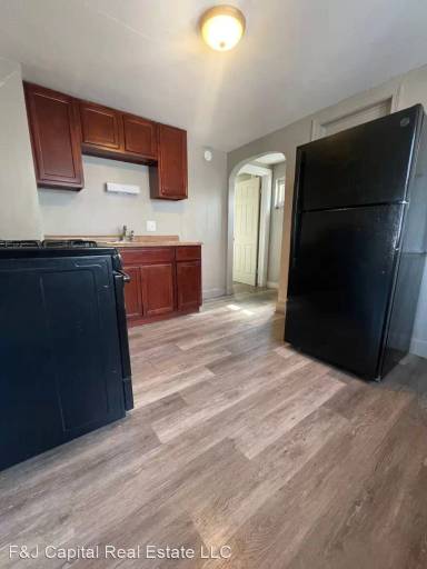 Main picture of 20 Euclid Ave