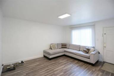 Main picture of 1871 46th Ave