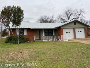 Main picture of 2602 Sylvan Dr