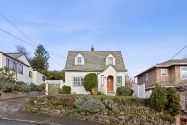 Main picture of 7227 SE Hawthorne Blvd