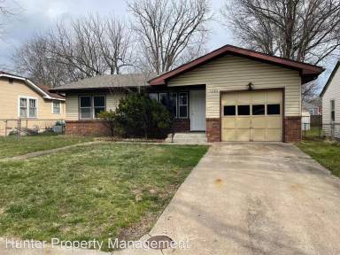 Main picture of 1645 E 8th St N