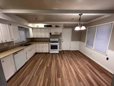 Main picture of 1633 S Cedar Ave