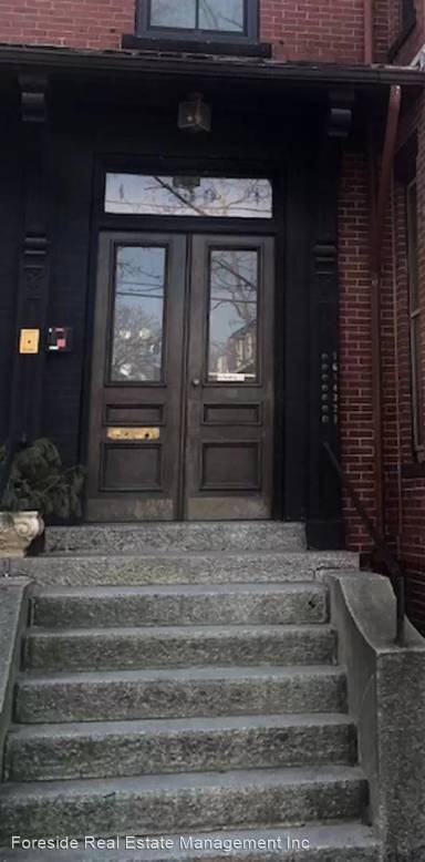 Main picture of 240 State St