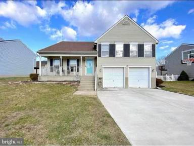 Main picture of 9 Schooner Bay Ct