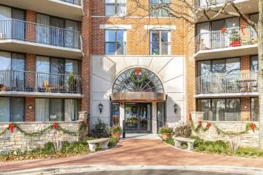 Main picture of River Place Condominiums