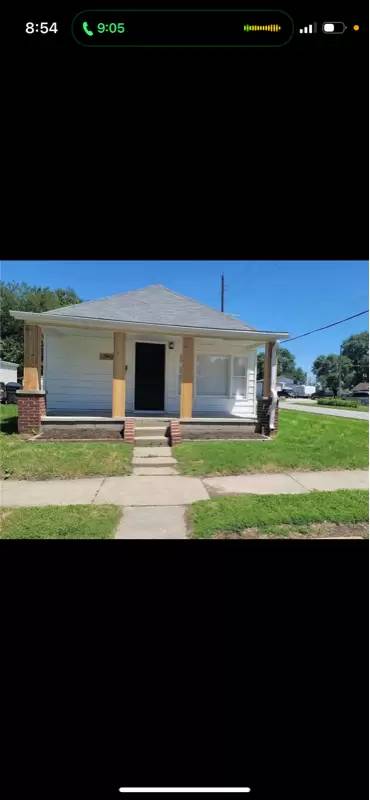 Main picture of 901 W Valley St