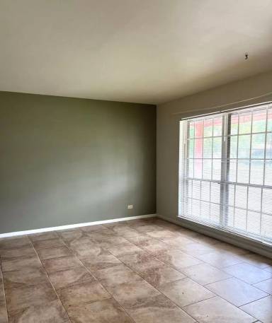 Main picture of 136 Valley Oak Dr