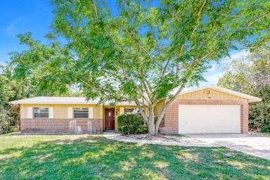 Main picture of 989 E Normandy Blvd