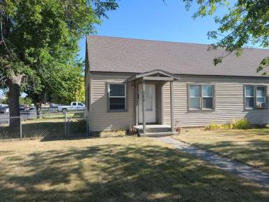 Main picture of 613 E Division Ave