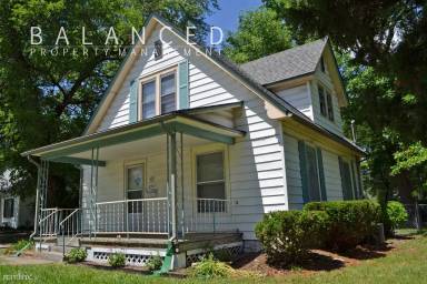 Main picture of 2912 SW 17th St