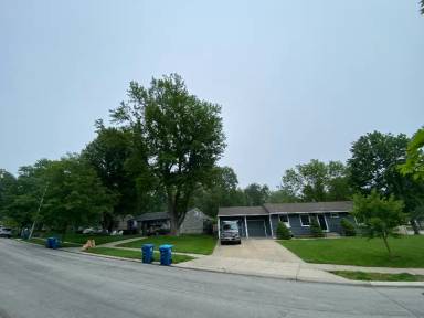 Main picture of 3209 W 72nd St