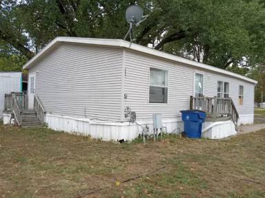 Main picture of Twin Oaks Manufactured Home Community