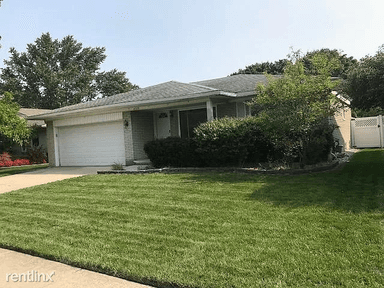 Main picture of 4729 Forest Ln
