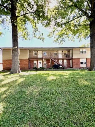 Main picture of Oakwood Apartments
