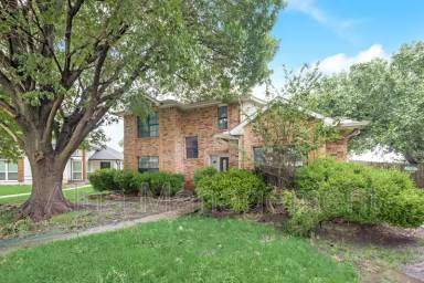 Main picture of 4404 Junction Dr