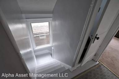 Main picture of 802 Park Ave